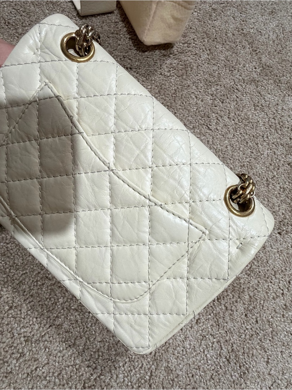 CHANEL Aged Calfskin Quilted 2.55 Reissue 224 Flap Ivory - Picture 11 of 16